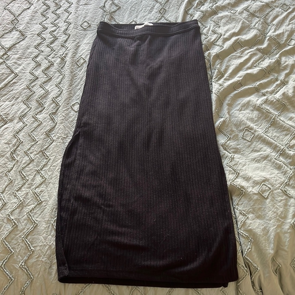 XS black Abercrombie mid calf length black skirt with slits on each side
